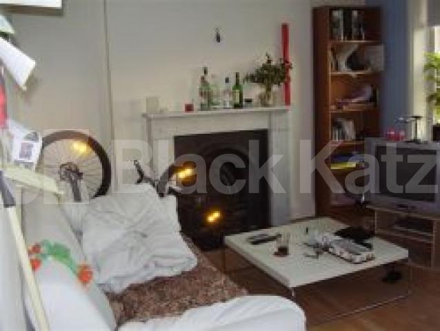 			LOCATION LOCATION LOCATION !!!, 1 Bedroom, 1 bath, 1 reception Flat			 Chapel Market, ISLINGTON